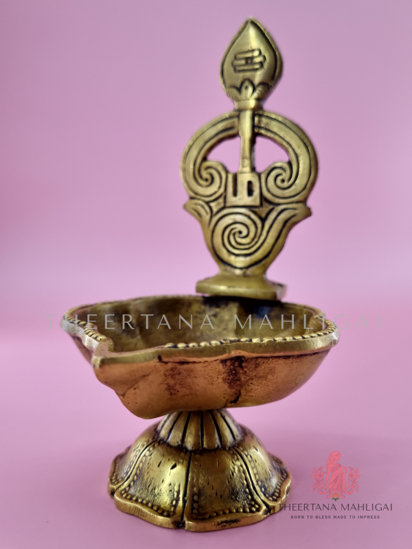 Antique Om Vel Muruga Diya